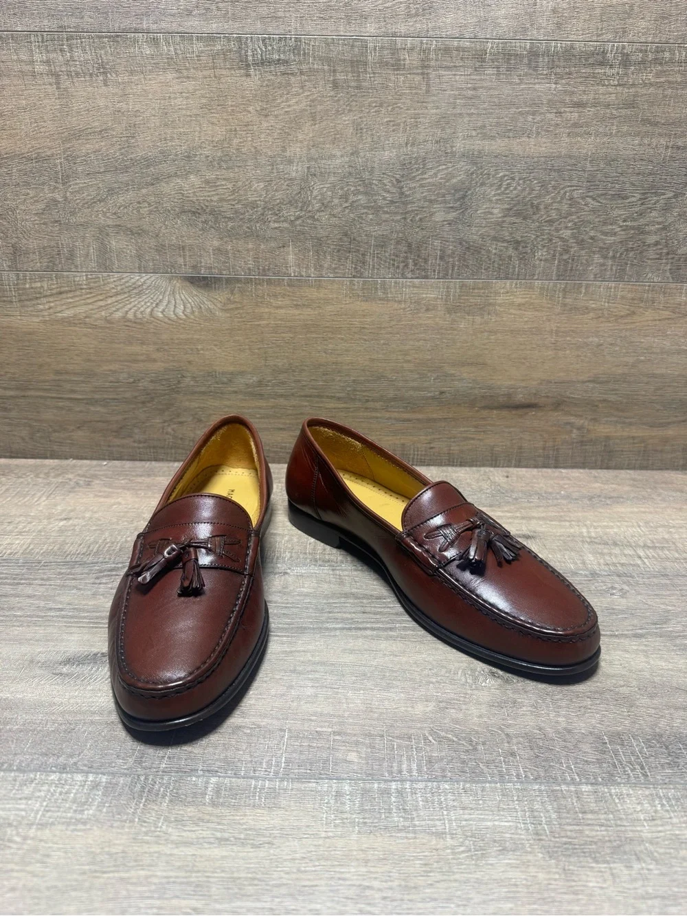 Magnanni Burgundy Tassel Leather Loafers